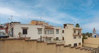 Edifici  Icod santa cruz. Edificio versátil para reformar en puerto de la cruz, transforma