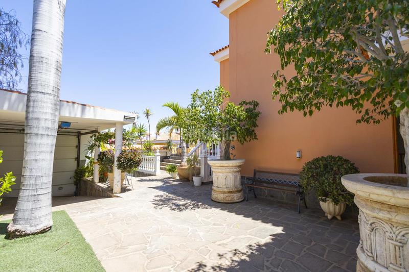 Foto 20f1bd16-6fb5-4e2f-9f24-217ffad02946. Casa chalet independiente con piscina y vistas espectaculares en Candelaria