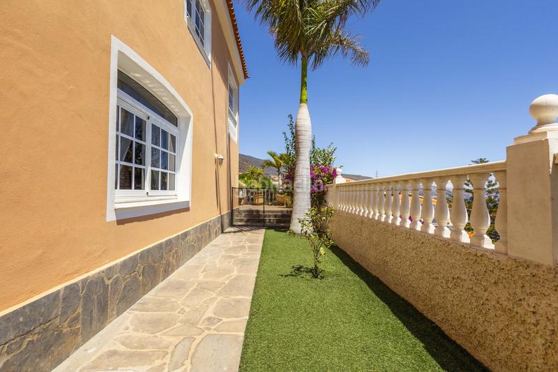 Foto 6526db26-c0df-45f7-9302-a6e58f023874. Casa chalet independiente con piscina y vistas espectaculares en Candelaria