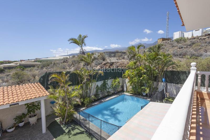 Foto 6d423bdc-6430-4548-9812-f1081dc88a78. Casa chalet independiente con piscina y vistas espectaculares en Candelaria