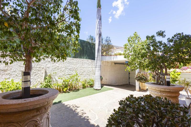 Foto a2efd555-5d37-4080-a211-e6b28f2bf966. Casa chalet independiente con piscina y vistas espectaculares en Candelaria