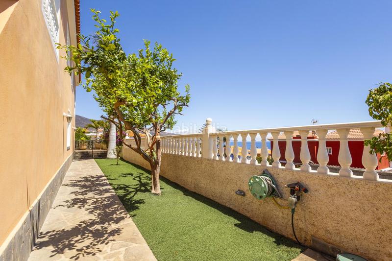 Foto be39c7a0-5c20-45af-b2d9-488afccec146. Casa chalet independiente con piscina y vistas espectaculares en Candelaria
