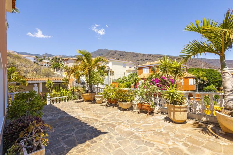 Foto ce318501-989b-4fde-9e7e-e9fd8585a661. Casa chalet independiente con piscina y vistas espectaculares en Candelaria