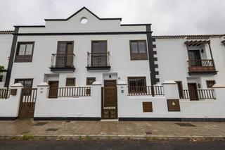 Casa  Libertad. Adosado a estrenar en san cristóbal de la laguna  zona guajara