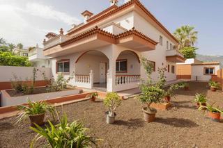 Casa  El castillo. Chalet pareado de ensueño espacio y confort para toda la familia
