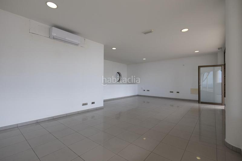 Foto 457c87a6-7a7a-4153-9542-8f3dc99cbe3f. Lloguer local comercial a Fañabé - Ifonche y Benítez Adeje