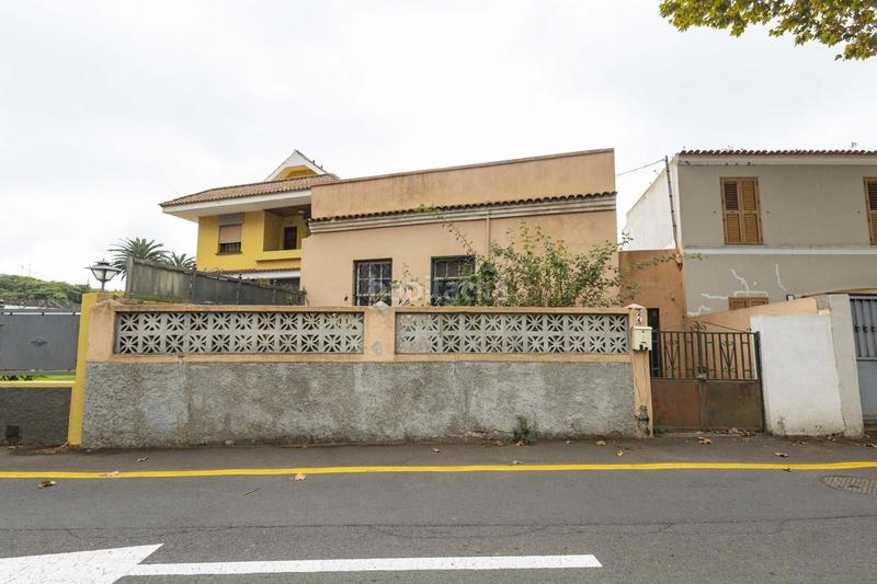 Foto 393a30f9-1978-477d-8550-cde7a77e12c1. Maison dans La Laguna San Cristóbal de La Laguna