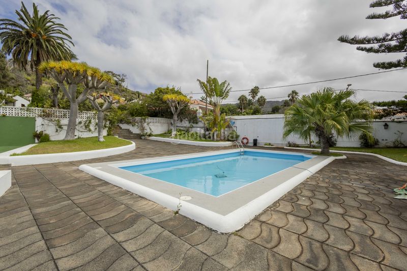 Foto 893bcafb-6a41-405f-90d2-4a0636c4b60c. Casa amb aparcament piscina a Tegueste