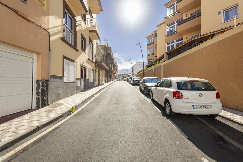 Foto 8abc0d46-03b8-4cb6-ad7e-cc7d3c973236. Pis amb aparcament a Candelaria - playa la viuda Candelaria