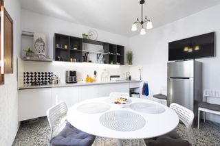 Haus in Arico. Casa reformada con 2 viviendas independientes, terraza con jacuz