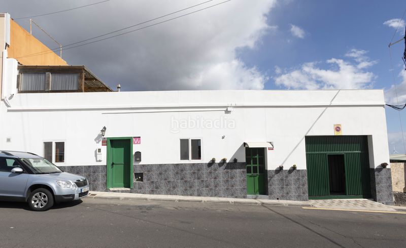 Foto 43713b43-6d35-432d-ac01-91b1e6e03f4b. Casa amb aparcament a Arico