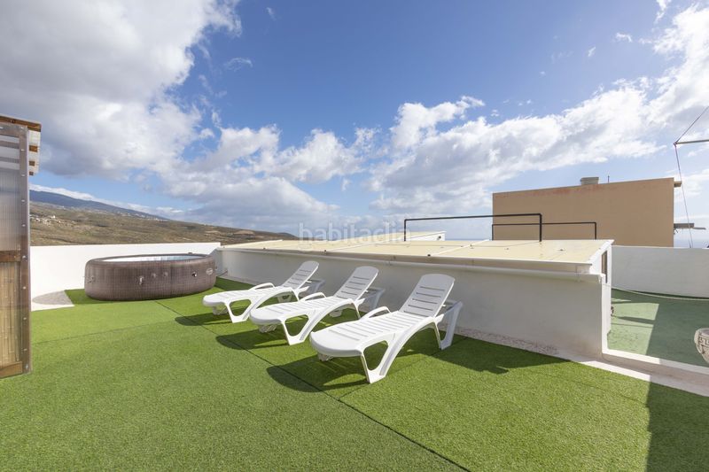 Foto 8325e2e0-34e3-4002-aa39-be51defeda68. Casa amb aparcament a Arico