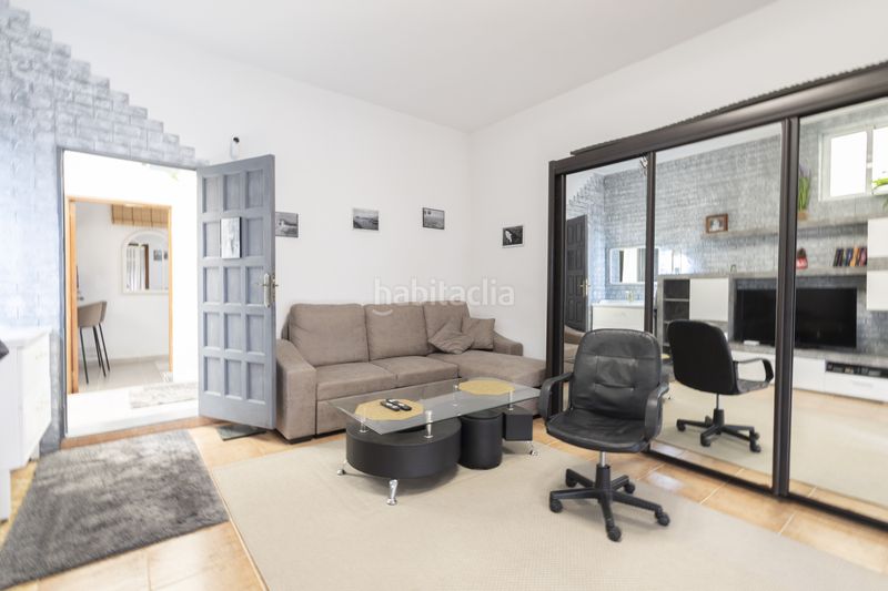 Foto a4fc2b19-a3e9-46f5-806a-24c53504947e. Casa amb aparcament a Arico