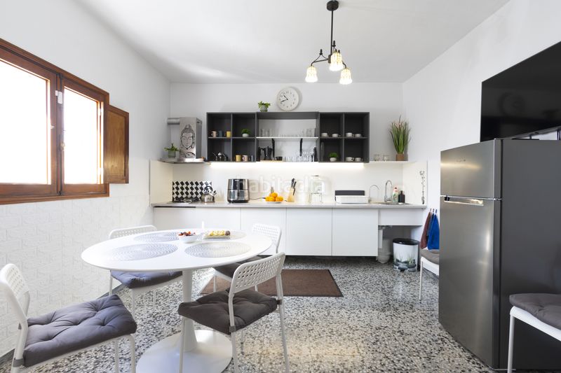 Foto f9cdd1bd-be0c-4b32-8239-795c58574ee3. Casa amb aparcament a Arico