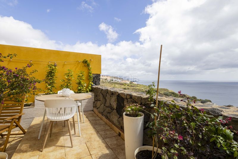 Casa adosada  en  Calle jardines de nivaria. Vistas al mar, luz y comodidad a 10 minutos de santa cruz