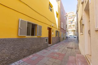 House  Calle la aulaga. Transforma esta vivienda unifamiliar en el médano en el hogar de
