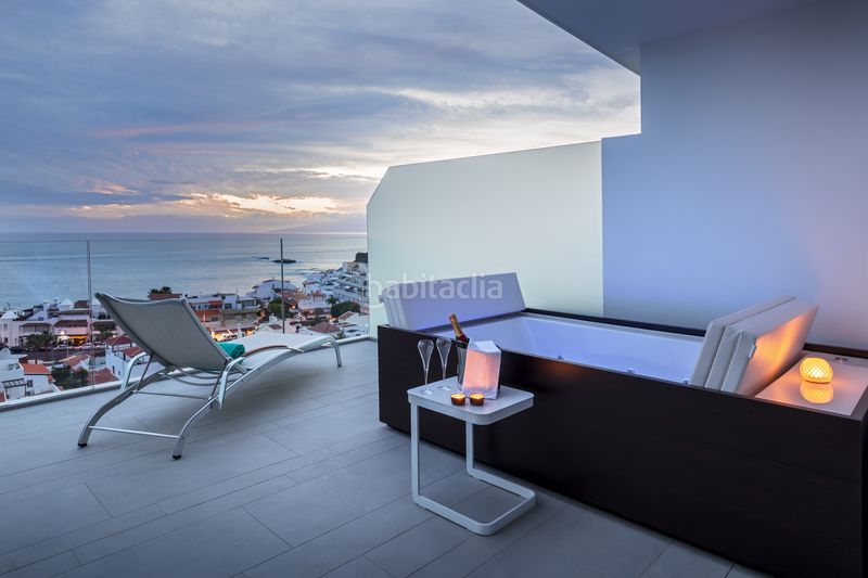 Foto dff8ea9b-bdef-403c-ab13-09764b2f80da. Apartament amb aparcament piscina a La Caleta Adeje