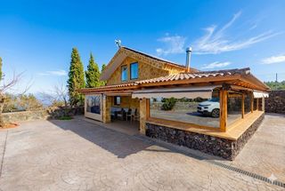 Casale  Avenida príncipes de españa 0. Finca rústica con dos viviendas de ensueño