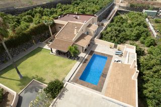 Flat  Tf-28 25. Impresionante villa con gran parcela