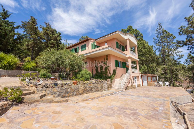 Foto b8e78124-5294-4be4-b39b-ecf8a104ac25. Casa amb aparcament a Vilaflor