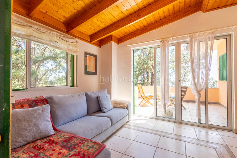 Foto c71812fc-2d85-47f1-b534-2732a71776b2. Casa amb aparcament a Vilaflor