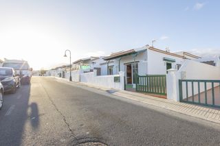 House in Arico. Estás buscando un bungalow junto al mar?