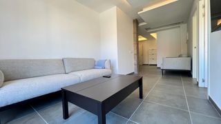 Pis  Avenida la libertad 11. Exclusivo piso minimalista de 2 viviendas inversión perfecta en