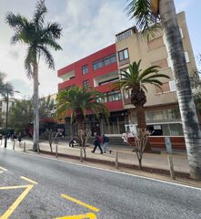Pis  Av. familia de betancourt y molina, 15. Tu oasis privado piso con gran terraza en pleno puerto de la cru