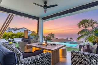 Xalet a C. don quijote, 2 2. Villa con vistas al mar