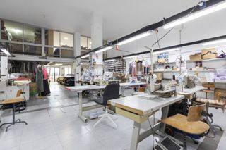 Business premise in Camino la ladera 12. Emprende en el éxito! local comercial equipado con lo que necesi