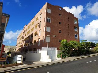 Aparcament cotxe  Calle océano atlántico. Plazas de garaje desde 20.000 en punta del hidalgo