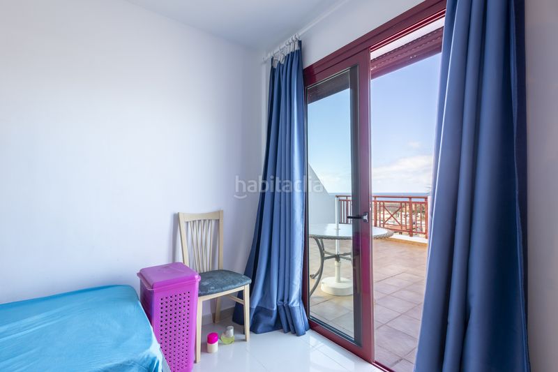 Foto 0fb82ade-eefa-46a8-96a2-465b6fcc8e99. Dúplex a avenida el palm-mar edificio los balandros 33 a Arona