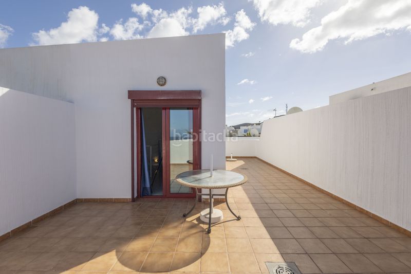 Foto 3722fd54-5a8f-46ca-b5ed-cd4c9ff0a723. Dúplex a avenida el palm-mar edificio los balandros 33 a Arona