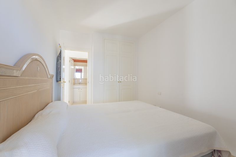 Foto 3e7e6a99-cf1e-4894-820b-07e8fb6c717f. Dúplex a avenida el palm-mar edificio los balandros 33 a Arona