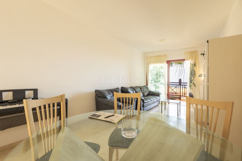 Foto 8f35261b-9f0f-4aa8-82dd-f3eab6ce386f. Dúplex a avenida el palm-mar edificio los balandros 33 a Arona