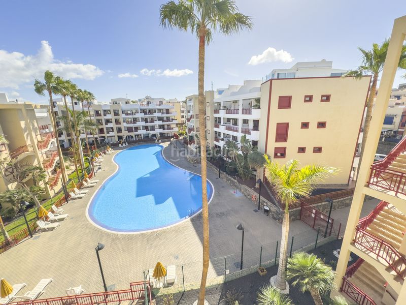 Foto d0d2ae27-4ace-4327-b124-1f4e34bdd4f3. Dúplex a avenida el palm-mar edificio los balandros 33 a Arona