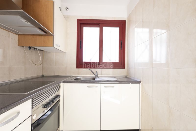 Foto e403c8c6-fa42-4763-96c8-d463b3874b89. Dúplex a avenida el palm-mar edificio los balandros 33 a Arona