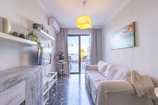 Rent Flat in C. el pino, 46. Estudio amueblado, con terraza y vistas espectaculares a los aca