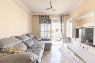 Pis  Calle isla de tenerife, 4. Descubre el hogar familiar perfecto.