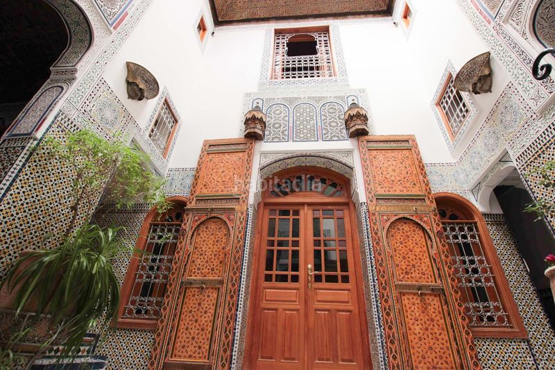 Foto 5f01f35d-f411-4ca1-ada4-bcbbe8d61a28. Masia a calle ceuta a El Real Melilla