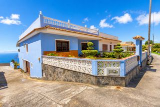 Casa bifamiliare in C. calzadilla, 12. Chalet pareado con azotea y vistas al mar, 4 dormitorios, estudi