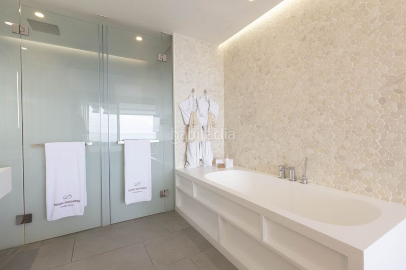 Foto 6e83eef4-aa3f-48d6-8507-2435d8bab5bc. Apartament amb aparcament piscina a La Caleta Adeje