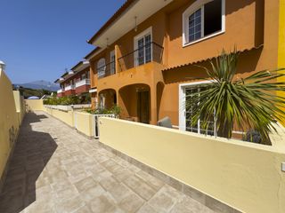 Casa a schiera in C. bicacarera, 15 15. Adosado con terrazas en zona tranquila y residencial con un clim
