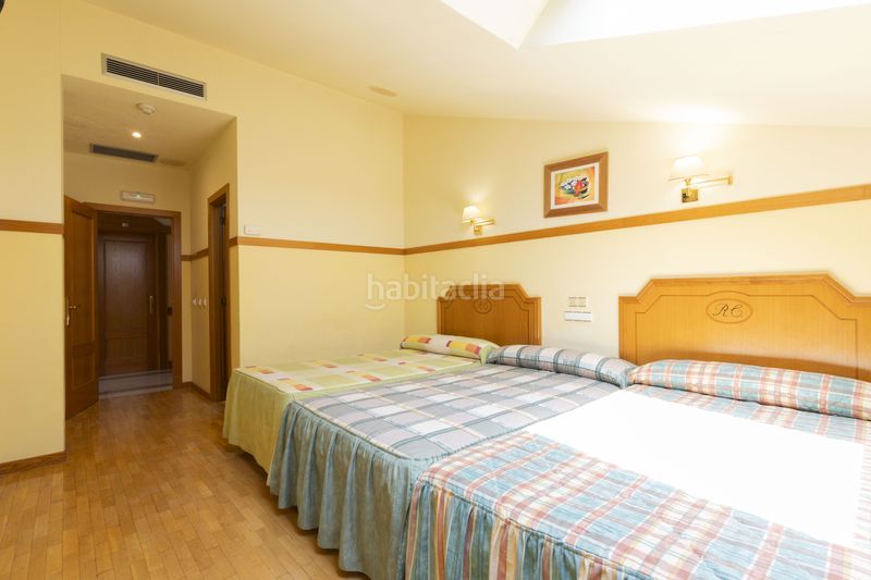 Foto 65938430-3b74-44e7-84e0-36602a8d2af0. Edificio en autovía de castilla oportunidad de inversión , hotel en venta en burgos en Cabia