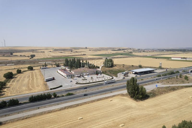 Foto 75ee9559-3c3f-4aea-b80d-6df705a8c397. Edificio en autovía de castilla oportunidad de inversión , hotel en venta en burgos en Cabia