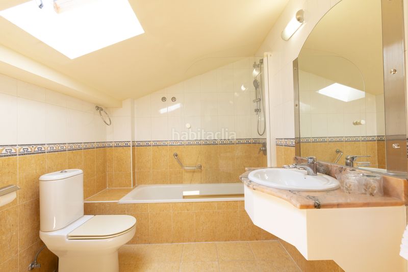 Foto 9ff68d77-38ed-4394-8df9-c5a8c5acb38e. Edificio en autovía de castilla oportunidad de inversión , hotel en venta en burgos en Cabia