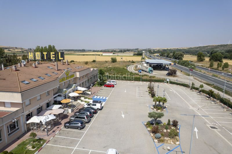 Foto a694cfab-5c79-44b9-bdbf-fdd7b1a6ece5. Edificio en autovía de castilla oportunidad de inversión , hotel en venta en burgos en Cabia