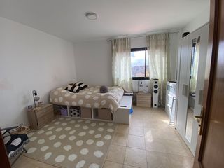 Miete Zweistöckige Wohnung  Calle real. Dúplex en alquiler temporal de 11 meses con terraza, patio y gar