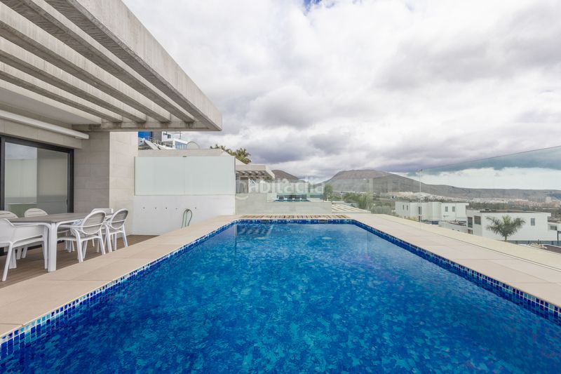 Foto f48f3db6-f2af-4b41-806f-2aa4b10011bd. Casa adossada amb aparcament piscina a La Caldera Adeje