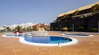 Casa adossada  Calle la zahorra. Acogedor adosado de 2 dormitorios cerca de la playa en callao sa